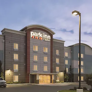 אורחן Park By Radisson, Airport North, Ab, YYC