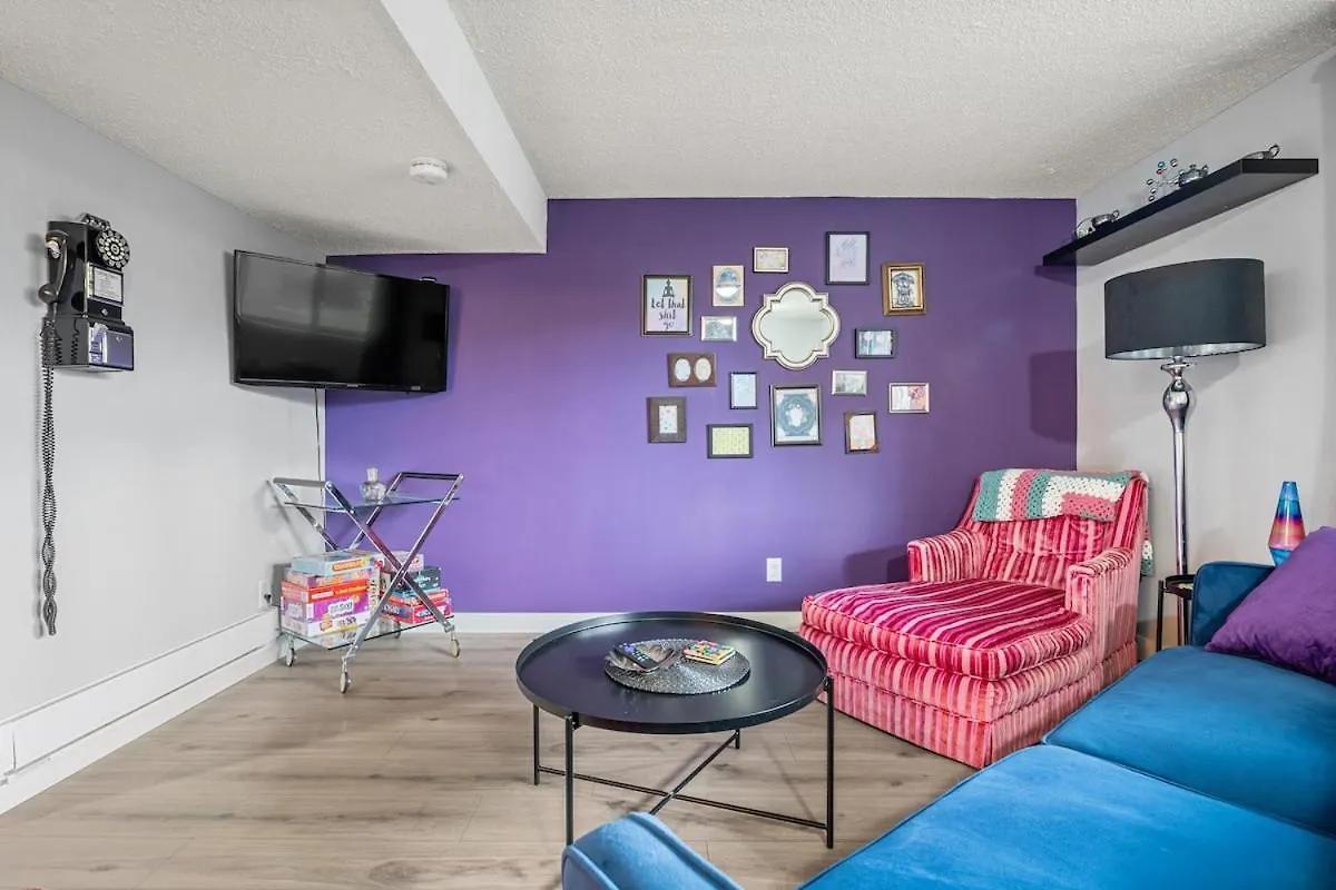 Apartment Modern 3 Bedroom Suite Near Downtown & Stampede Grounds Calgary Canada