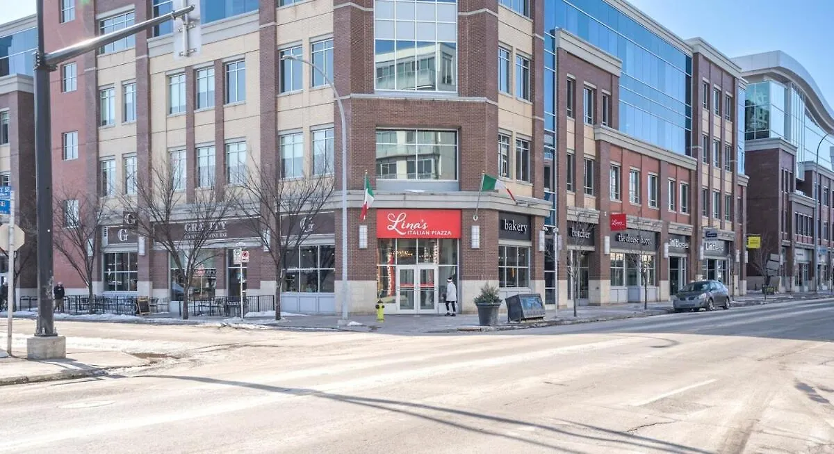 Modern 3 Bedroom Suite Near Downtown & Stampede Grounds Calgary